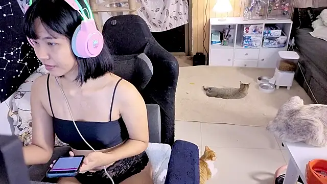Kana G online show from 12, 9, 2025