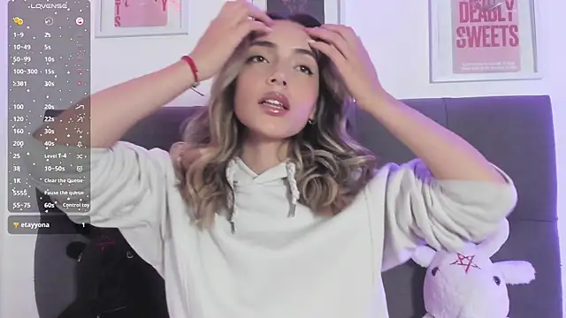 IsadoraGalle  online show from 4, 4, 2026