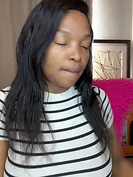 Snapshot of slimcateee chatting on 7, 6, 2026 slimcateee online show from 7, 6, 2026