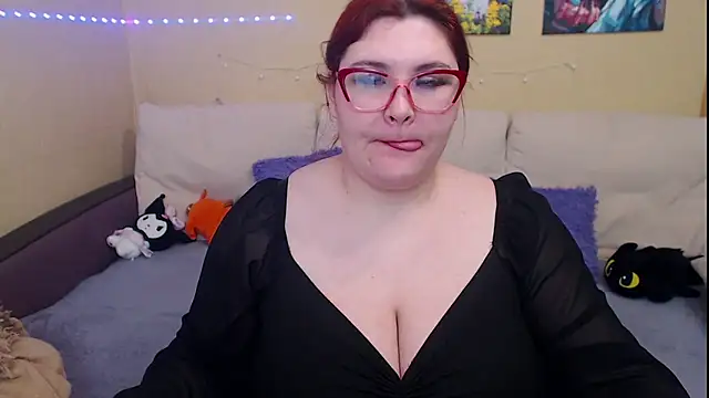 JuliaKeln online show from 19, 2, 2025