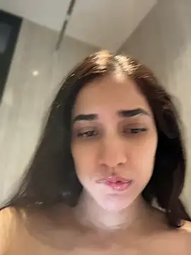 Snapshot of CuteeRose chatting on 4, 7, 2026 CuteeRose online show from 4, 7, 2026