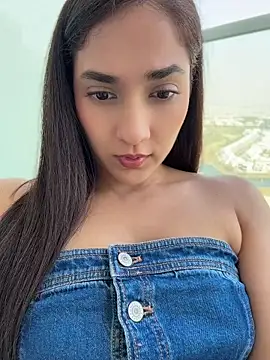 Snapshot of CuteeRose chatting on 22, 7, 2026 CuteeRose online show from 22, 7, 2026