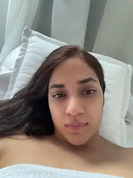 Snapshot of CuteeRose chatting on 17, 6, 2026 CuteeRose online show from 17, 6, 2026