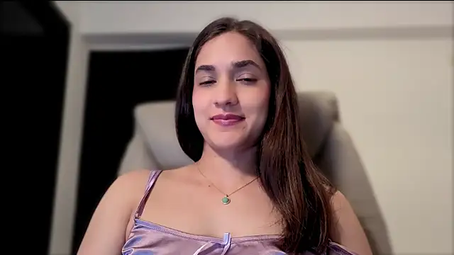 Snapshot of CuteeRose chatting on 23, 4, 2026 CuteeRose online show from 23, 4, 2026