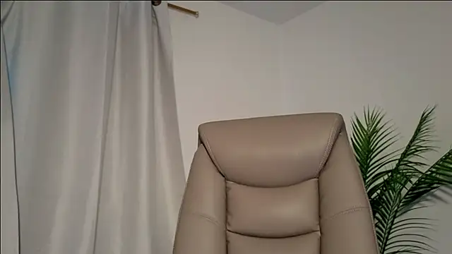 Snapshot of CuteeRose chatting on 11, 5, 2026 CuteeRose online show from 11, 5, 2026