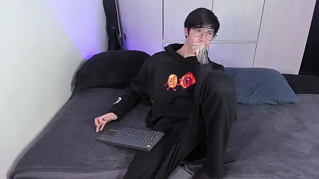 Aventure Twinks online show from 7, 2, 2025