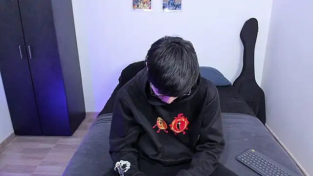 Aventure Twinks online show from 19, 2, 2025