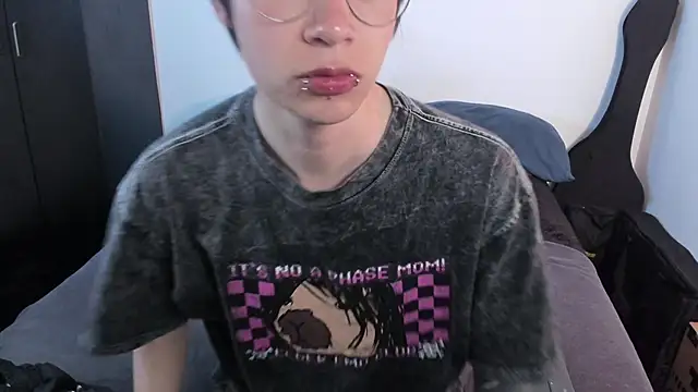 Aventure Twinks online show from 12, 4, 2026