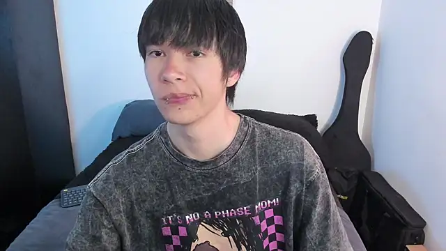 Aventure Twinks online show from 6, 4, 2026