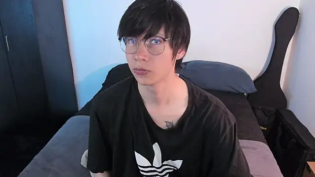 Aventure Twinks online show from 17, 4, 2026