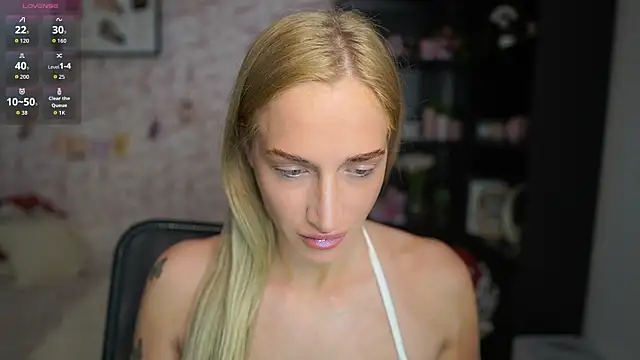Snapshot of Nicolette__Shea_ chatting on 7, 2, 2026 Nicolette Shea online show from 7, 2, 2026