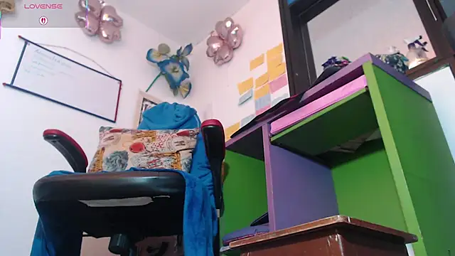 fantasty nylon online show from 4, 3, 2025