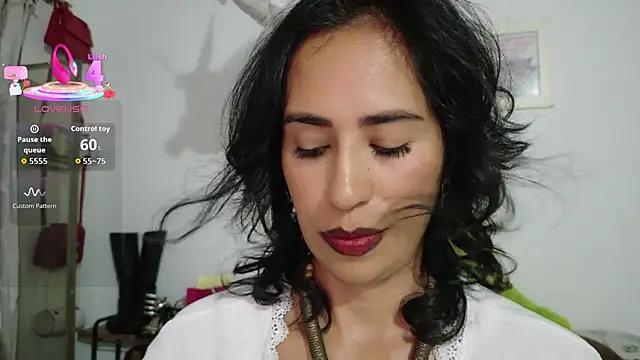 Snapshot of fantasty_nylon chatting on 12, 7, 2026 fantasty nylon online show from 12, 7, 2026