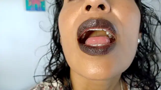 Snapshot of fantasty_nylon chatting on 11, 5, 2026 fantasty nylon online show from 11, 5, 2026