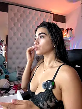 Snapshot of ZarahEvans chatting on 4, 11, 2025 ZarahEvans online show from 4, 11, 2025