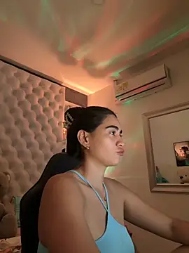 Snapshot of ZarahEvans chatting on 13, 11, 2025 ZarahEvans online show from 13, 11, 2025