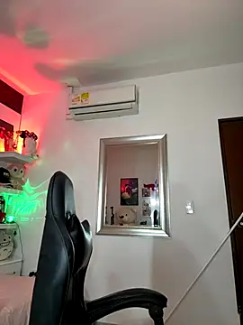 Snapshot of ZarahEvans chatting on 25, 11, 2025 ZarahEvans online show from 25, 11, 2025