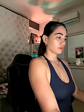 Snapshot of ZarahEvans chatting on 15, 10, 2025 ZarahEvans online show from 15, 10, 2025