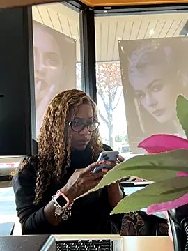 VixenCapri online show from 24, 11, 2025