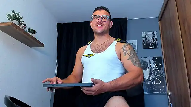 Snapshot of AndrewDiaz chatting on 29, 6, 2026 AndrewDiaz online show from 29, 6, 2026