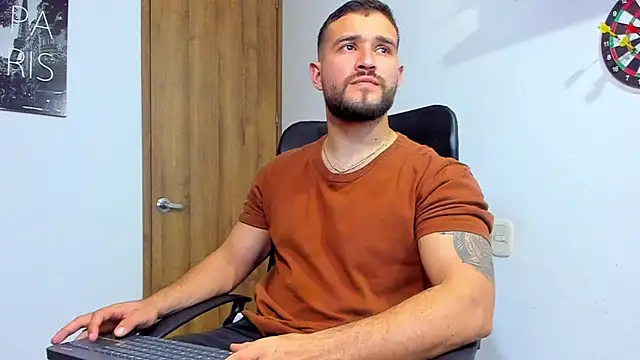 Snapshot of AndrewDiaz chatting on 9, 10, 2025 AndrewDiaz online show from 9, 10, 2025