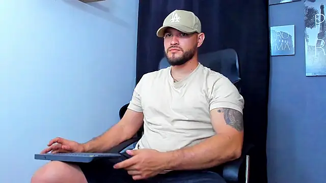 Snapshot of AndrewDiaz chatting on 1, 12, 2025 AndrewDiaz online show from 1, 12, 2025