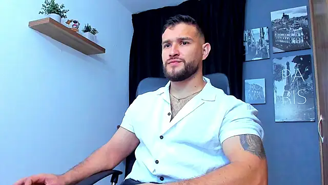 Snapshot of AndrewDiaz chatting on 17, 11, 2025 AndrewDiaz online show from 17, 11, 2025