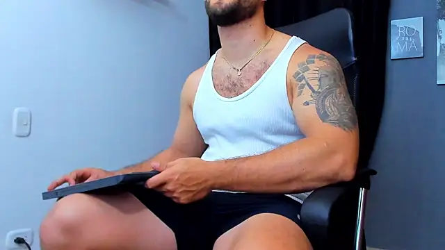 Snapshot of AndrewDiaz chatting on 5, 11, 2025 AndrewDiaz online show from 5, 11, 2025