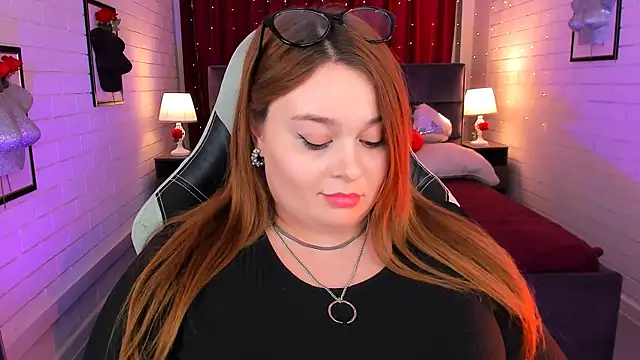 Snapshot of KimberlyMaran chatting on 12, 3, 2025 KimberlyMaran online show from 12, 3, 2025