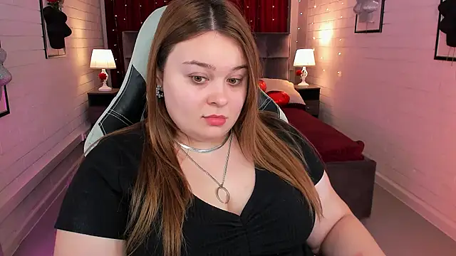 Snapshot of KimberlyMaran chatting on 26, 2, 2025 KimberlyMaran online show from 26, 2, 2025