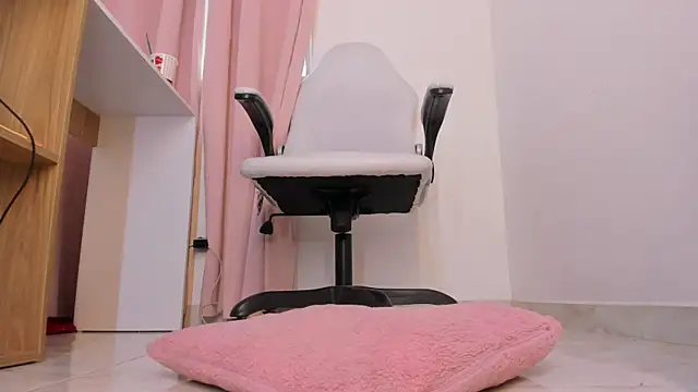 kattypinkk online show from 16, 4, 2026