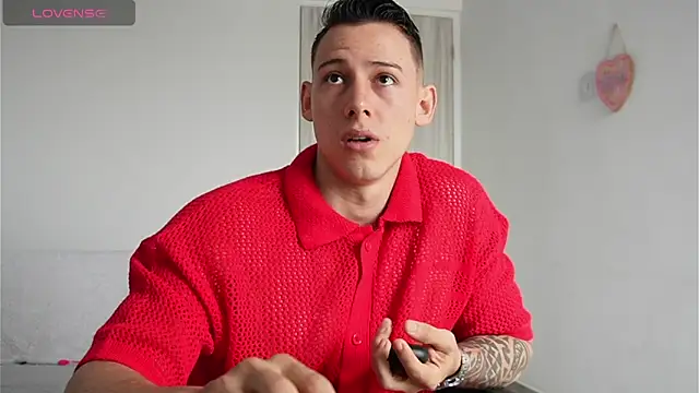 Muscle King Cum online show from 16, 4, 2026