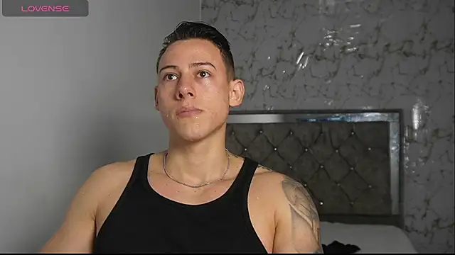 Snapshot of Muscle_King_Cum chatting on 6, 5, 2026 Muscle King Cum online show from 6, 5, 2026