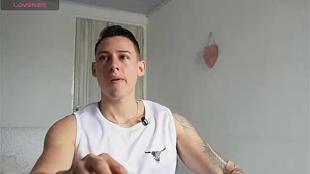 Snapshot of Muscle_King_Cum chatting on 28, 4, 2026 Muscle King Cum online show from 28, 4, 2026