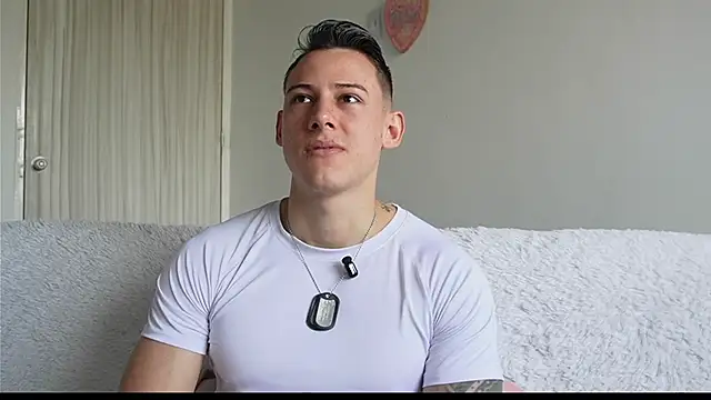 Snapshot of Muscle_King_Cum chatting on 9, 5, 2026 Muscle King Cum online show from 9, 5, 2026