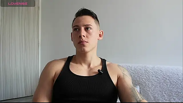 Snapshot of Muscle_King_Cum chatting on 30, 4, 2026 Muscle King Cum online show from 30, 4, 2026