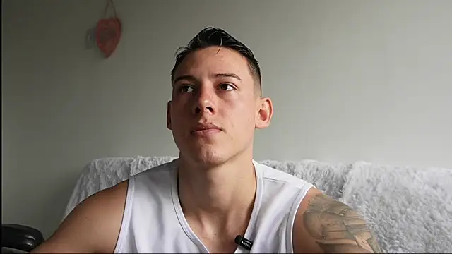 Snapshot of Muscle_King_Cum chatting on 6, 6, 2026 Muscle King Cum online show from 6, 6, 2026