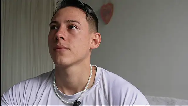 Snapshot of Muscle_King_Cum chatting on 9, 6, 2026 Muscle King Cum online show from 9, 6, 2026