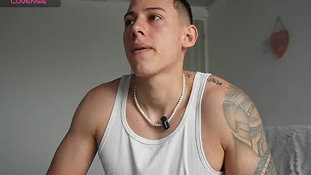 Snapshot of Muscle_King_Cum chatting on 21, 5, 2026 Muscle King Cum online show from 21, 5, 2026
