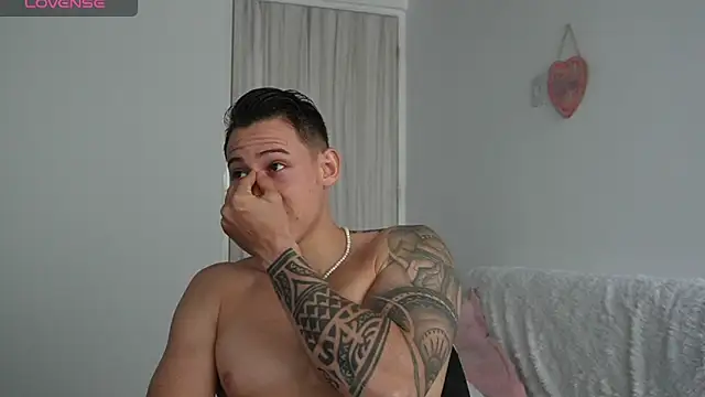 Snapshot of Muscle_King_Cum chatting on 25, 5, 2026 Muscle King Cum online show from 25, 5, 2026