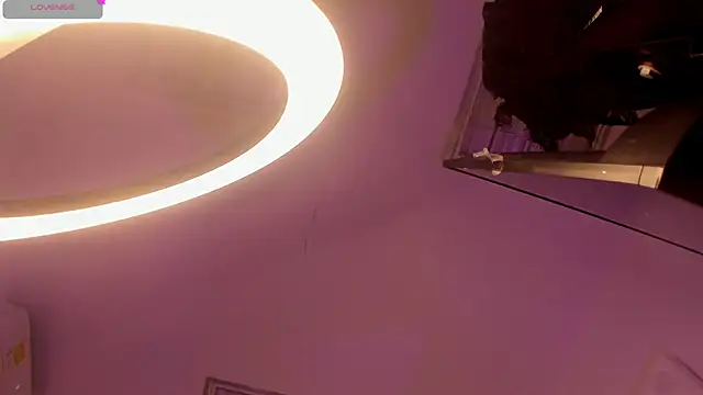 Snapshot of Hilary_Smile_ chatting on 4, 11, 2025 Hilary Smile online show from 4, 11, 2025