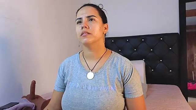 Snapshot of tatiana_big_ass_boobs chatting on 10, 10, 2025 tatiana big ass boobs online show from 10, 10, 2025