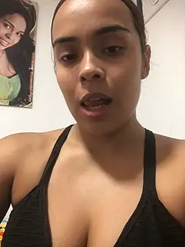 Snapshot of JuanaSimons chatting on 17, 6, 2026 JuanaSimons online show from 17, 6, 2026