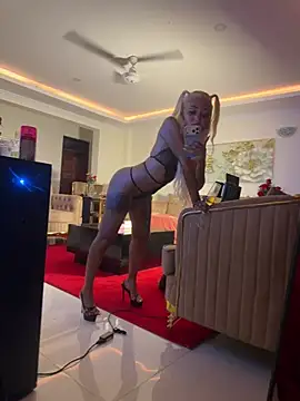 Snapshot of Candiey001 chatting on 8, 7, 2026 Candiey001 online show from 8, 7, 2026