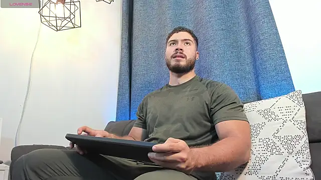 SebastianVilla  online show from 18, 2, 2025