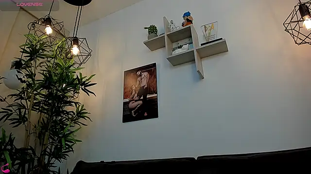 SebastianVilla  online show from 7, 11, 2025