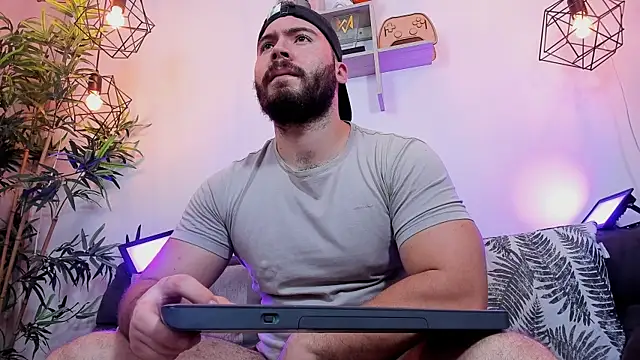 SebastianVilla  online show from 24, 6, 2026