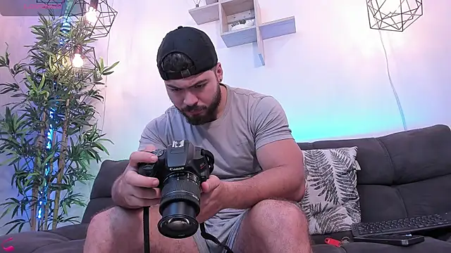 SebastianVilla  online show from 1, 3, 2025