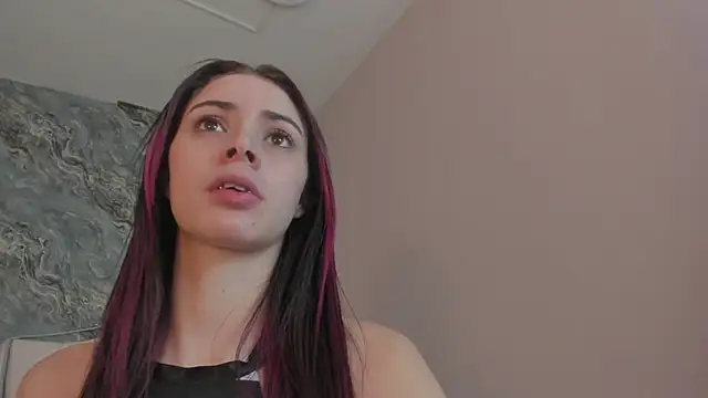 CAMILLEN PETTID online show from 8, 3, 2025