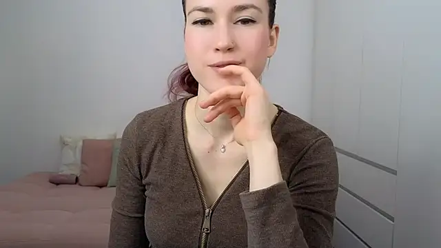 AliciaNewell online show from 6, 1, 2026